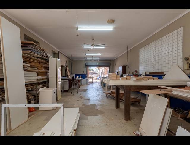 1,200M² BUILDING FOR SALE IN VILLAGE MAIN
